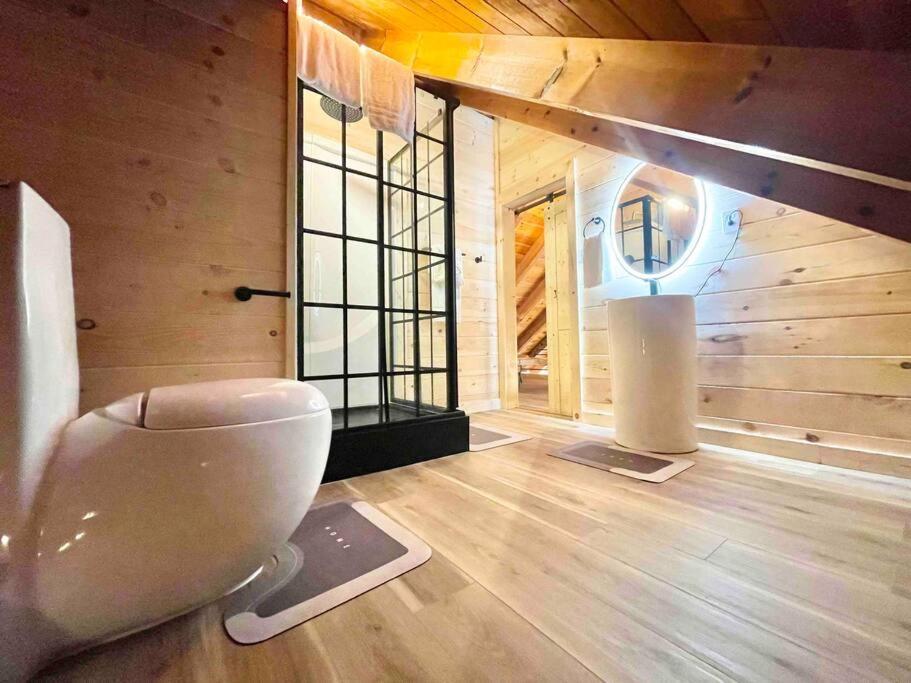 Modern Lake Side Nest• Hotub Fenced Yard King Beds เซอเวียร์วีล ภายนอก รูปภาพ