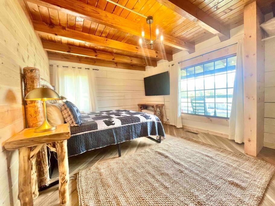 Modern Lake Side Nest• Hotub Fenced Yard King Beds เซอเวียร์วีล ภายนอก รูปภาพ